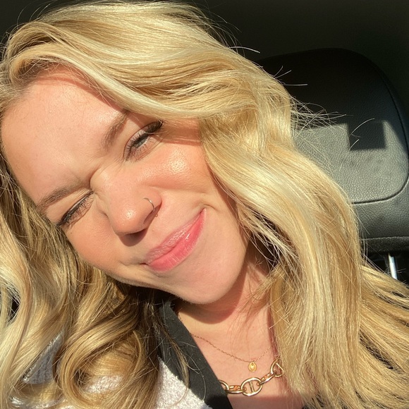 hi! I’m your posher - Picture 1 of 1